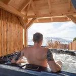 Zloty Gron Log & Casa vacanze Istebna