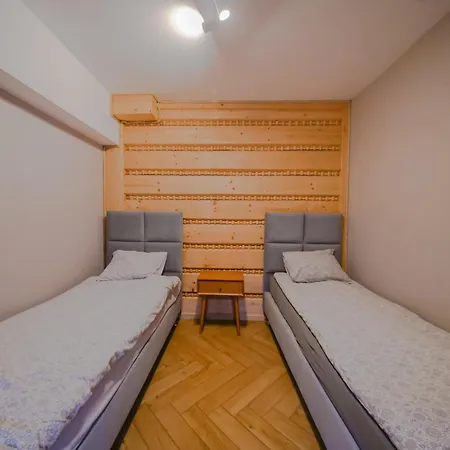 Zloty Gron Log & Prázdninový dům *