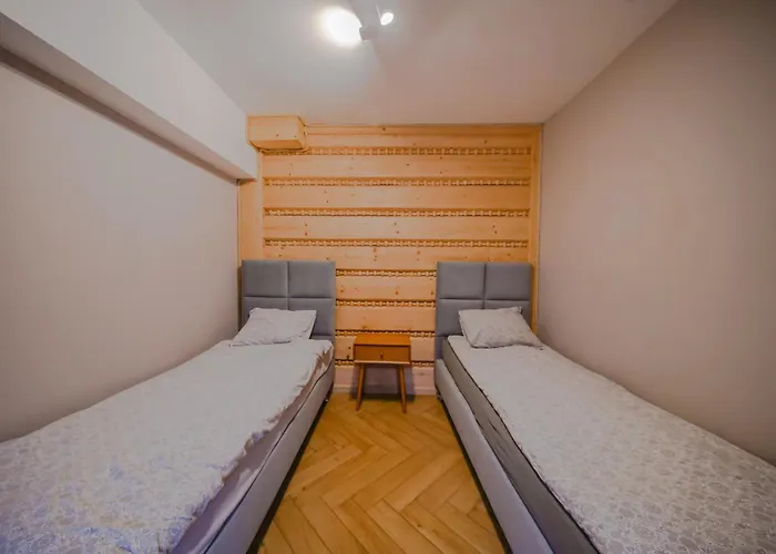 Zloty Gron Log & Prázdninový dům *